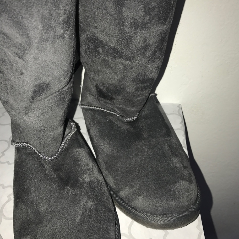 Boots - Picture 3 of 3